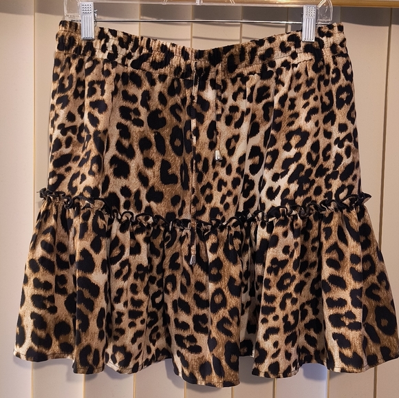✨ leopard print mini skirt - Picture 2 of 3